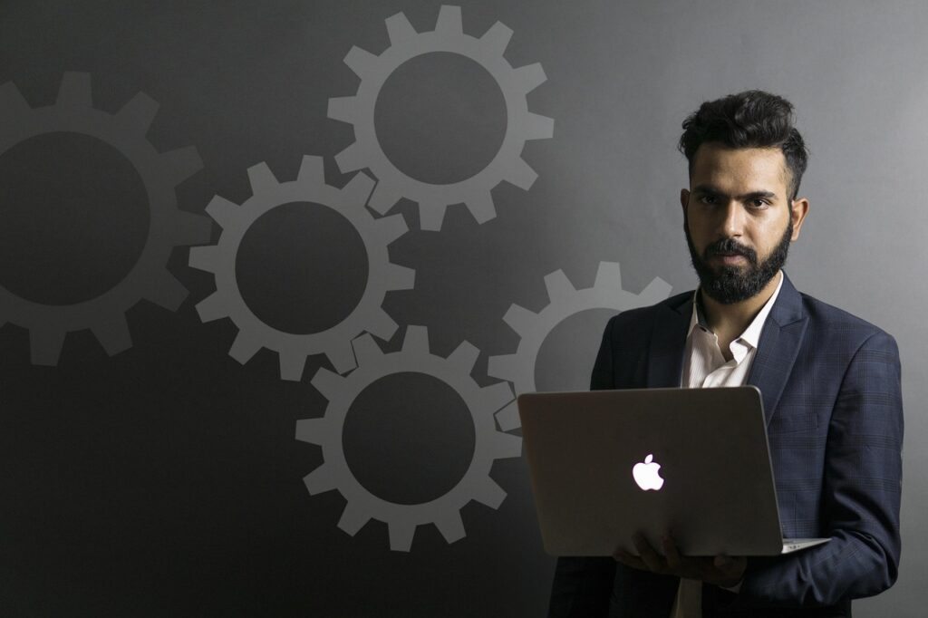 未経験エンジニアが仕事をする上でつらいと感じることは何ですか？